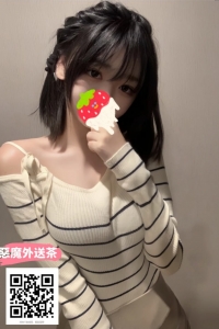 把你壓倒然後開始吸舔你的全身 接著BJ和吸舔著子孫袋